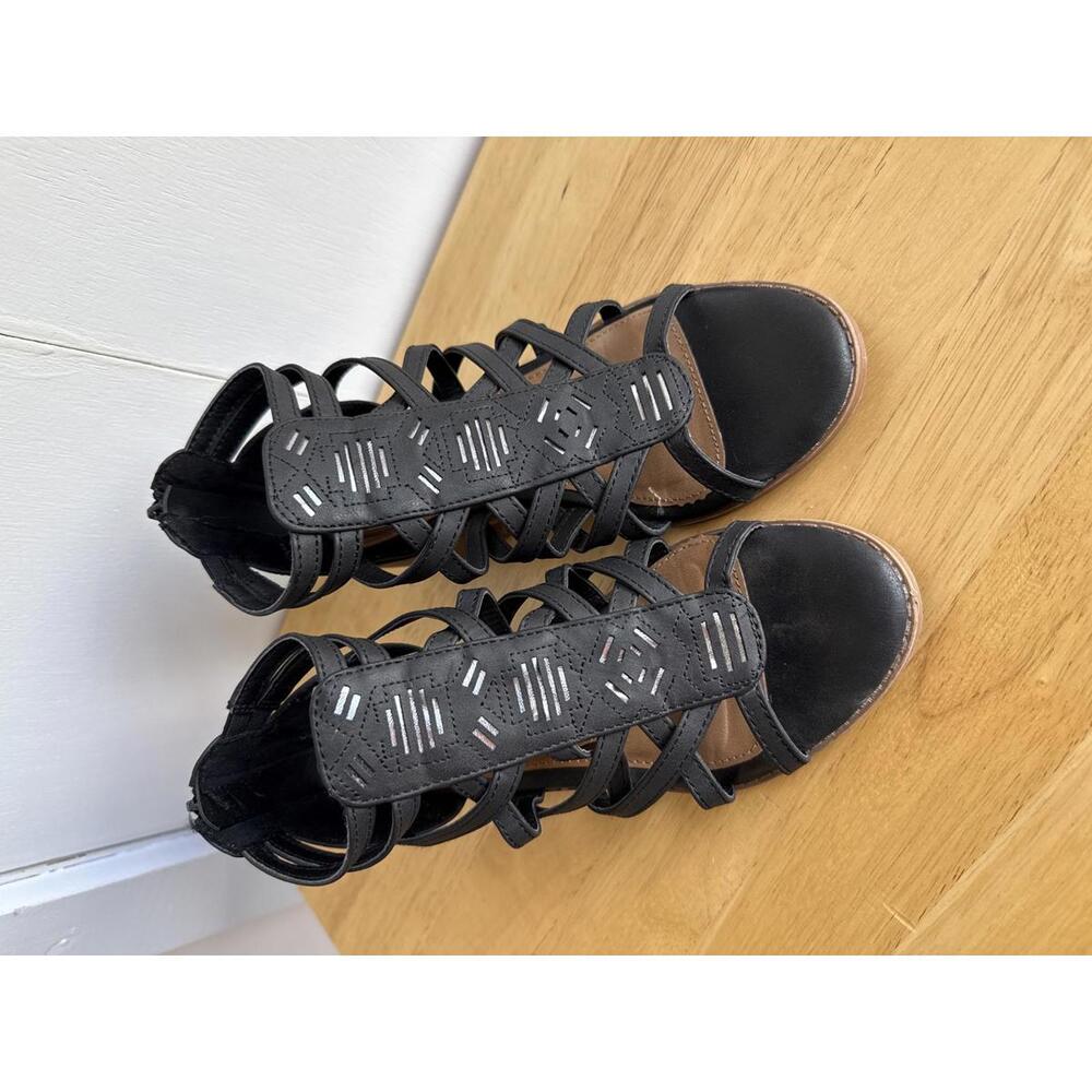 Black and Silver Justice Size 4 Girls Geometric Sandals